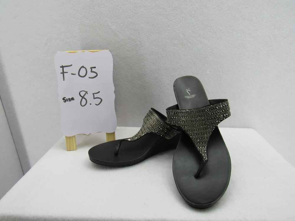 Simply Vera studded sandals size 8.5